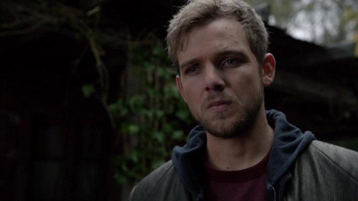 Max Thieriot - Bates Motel (2015) 3x01 &#039;A Death in the Family&#039;