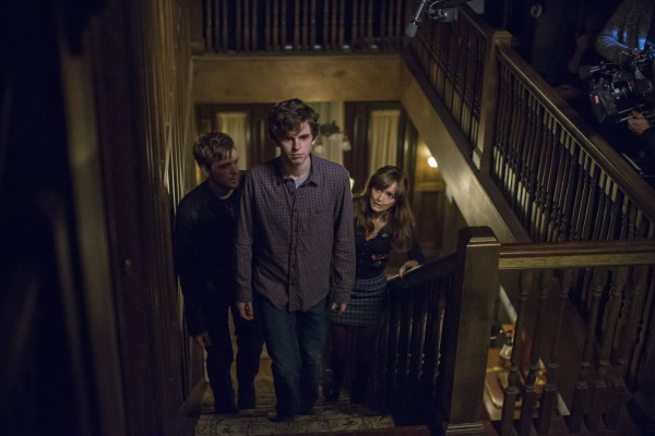 Max Thieriot - Bates Motel (2015) 3x06 &#039;Norma Louise&#039;