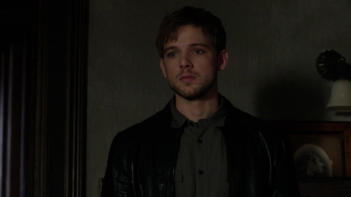 Max Thieriot - Bates Motel (2016) 4x07 &#039;There&#039;s No Place Like Home&#039;