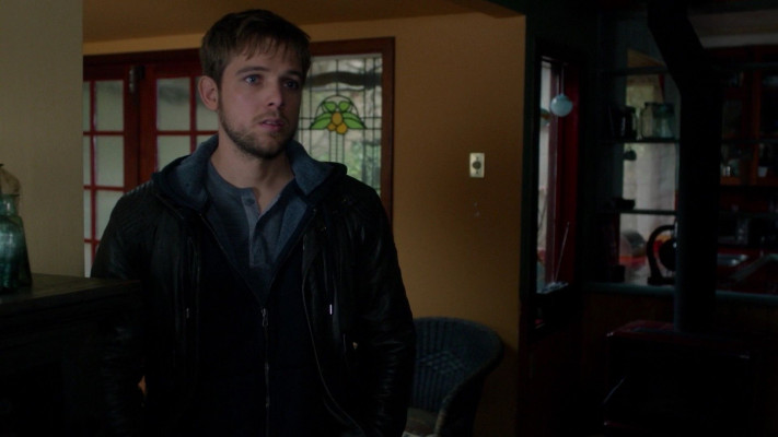 Max Thieriot - Bates Motel (2016) 4x07 &#039;There&#039;s No Place Like Home&#039;
