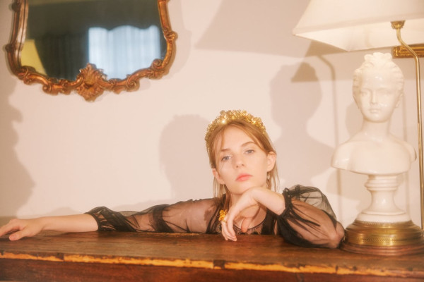 Maya Thurman Hawke pic #1209986