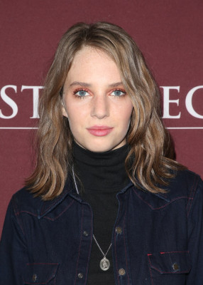 Maya Thurman Hawke pic #1209990