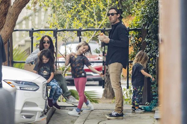 Megan Fox broke self-isolation by having a picnic with her family