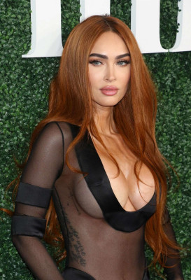 Megan_Fox_-_Sports_Illustrated_swimsuit_launch_event_in_New_York