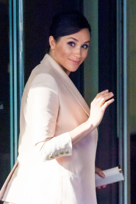 Meghan Markle – Visits The National Theatre in London 01/30/2019