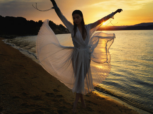 Meghan Roche - Vogue Greece