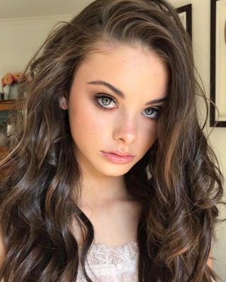 Meika Woollard pic #1097498