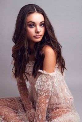 Meika Woollard pic #1097495