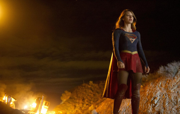 MELISSA BENOIST - SUPERGIRL S01E01 