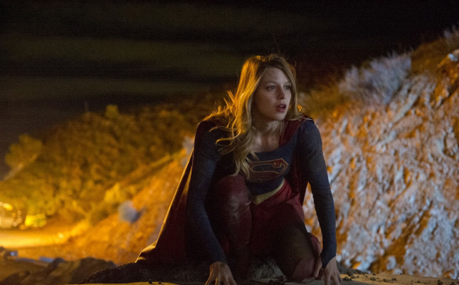 MELISSA BENOIST - SUPERGIRL S01E01 