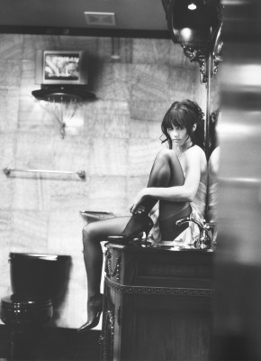 Mia Kirshner pic #44150