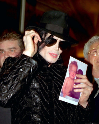 photo 13 in Michael Jackson gallery [id177665] 2009-07-16 00:00:00