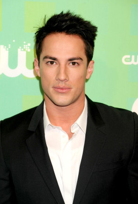 Michael Trevino pic #514739
