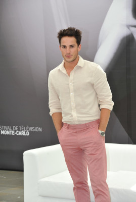 Michael Trevino pic #522777