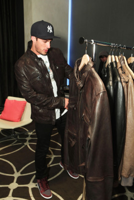 Michael Trevino pic #520674