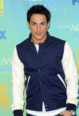 Michael Trevino pic #468650