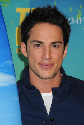 Michael Trevino pic #468649