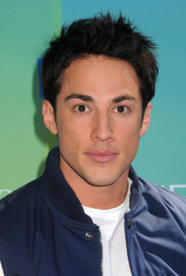 Michael Trevino pic #468646