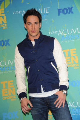 Michael Trevino pic #468644