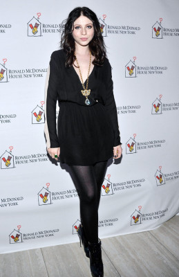 photo 28 in Michelle Trachtenberg gallery [id583921] 2012-11-20 00:00:00