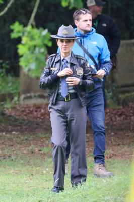 Mila Kunis – “Knives Out” Filming Set in Epping