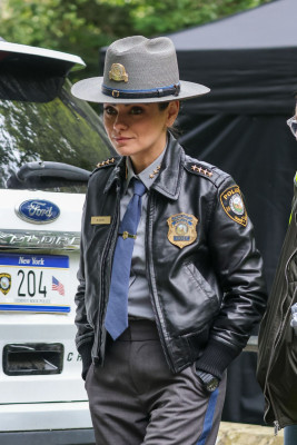 Mila Kunis – “Knives Out” Filming Set in Epping