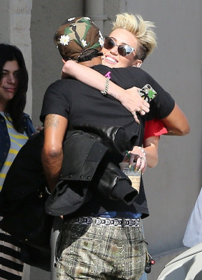 Miley Cyrus pic #653271