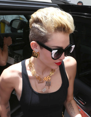Miley Cyrus pic #654225