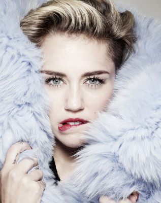 Miley Cyrus pic #695689