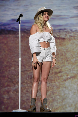 Miley Cyrus pic #967626