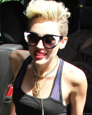 Miley Cyrus pic #653747