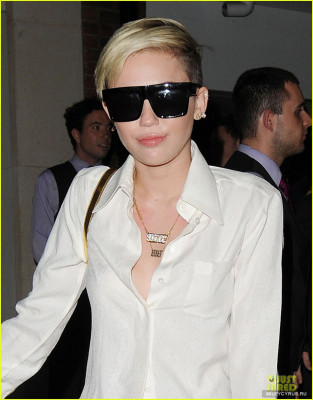 Miley Cyrus pic #653746