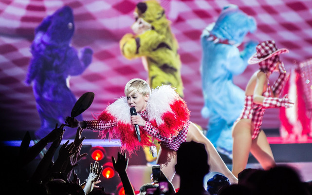 Miley Cyrus pic #725894