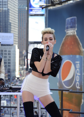 Miley Cyrus pic #653243