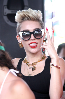 Miley Cyrus pic #654219