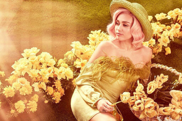 Miley Cyrus pic #1058243