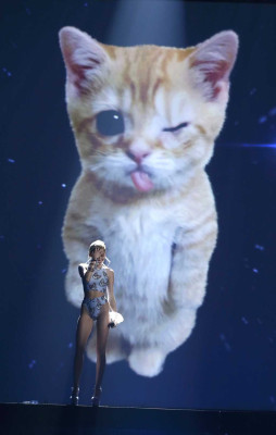 Miley Cyrus pic #681505