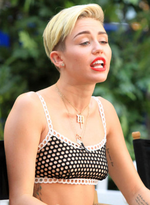 Miley Cyrus pic #652163