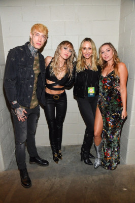 Miley Cyrus - iHeartRadio Music Festival in Las Vegas 09/20/2019