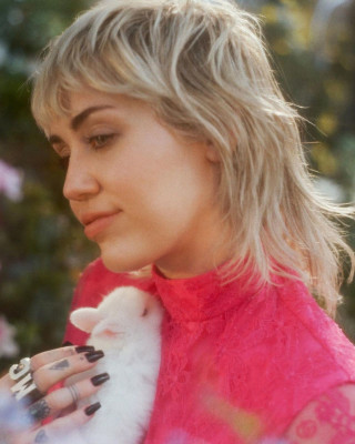 Miley Cyrus - Gucci Flora Fantasy Campaign (2021)