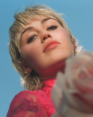 Miley Cyrus - Gucci Flora Fantasy Campaign (2021)