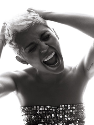 Miley Cyrus pic #696799