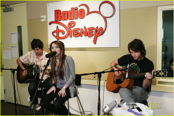 Miley Cyrus pic #148078