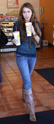 Miley Cyrus pic #149976