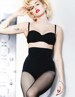 Miley Cyrus pic #700613