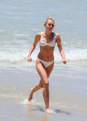 Miley Cyrus pic #1031173