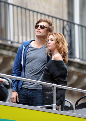 Miley Cyrus pic #430123