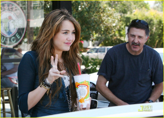 Miley Cyrus pic #149002