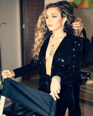 Miley Cyrus - Vanity Fair Oscar Party 2019