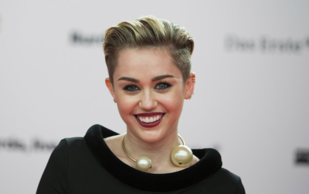 Miley Cyrus pic #679351